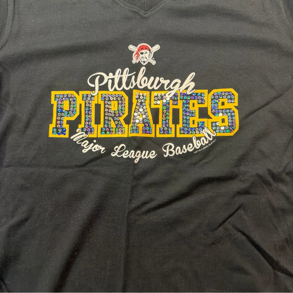 Women Black Pittsburgh Pirates Major League Baseball V-neck t-shirt Rhinestone L - Picture 2 of 5